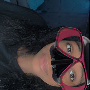 Meet your Posher, Anaya